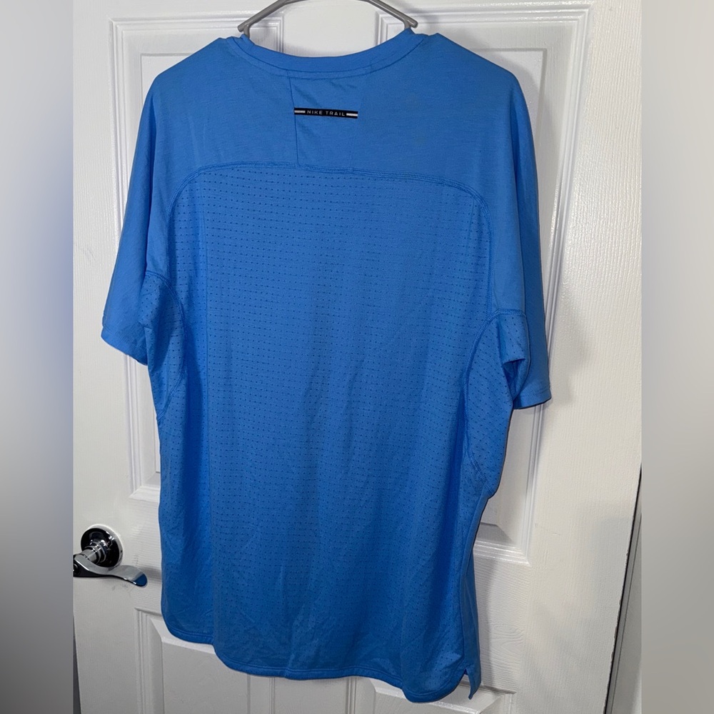 Nike Men's Solar Chase Dri-FIT ADV Short Sleeve Running Shirt color Blue -size L - Picture 2 of 4